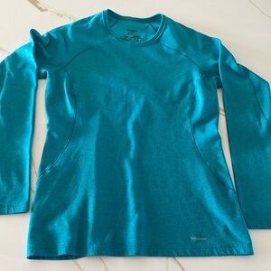 Patagonia capilene mid weight base layer, size XS, very good condition.
